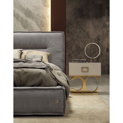 LA Furniture Hollywood Italian Contemporary Grey Leather Bed VGDDHOLLYWOOD-EK Contemporary Style by Vig Furnitrue Number 77473A|80217A Catch Home Goods